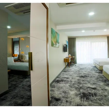 Tryp By Wyndham Istanbul Topkapi Exterior photo
