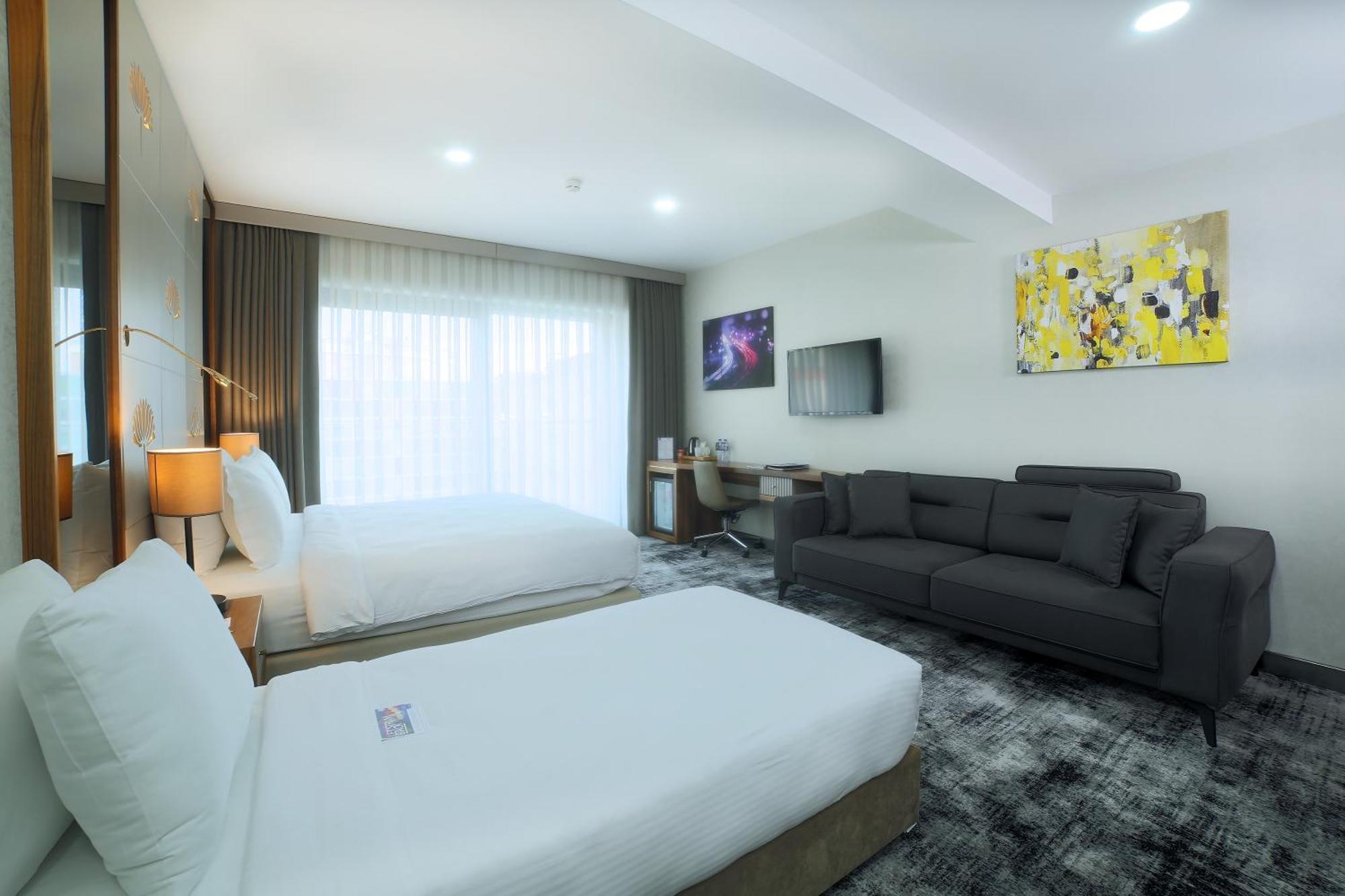 Tryp By Wyndham Topkapi Otel 4*